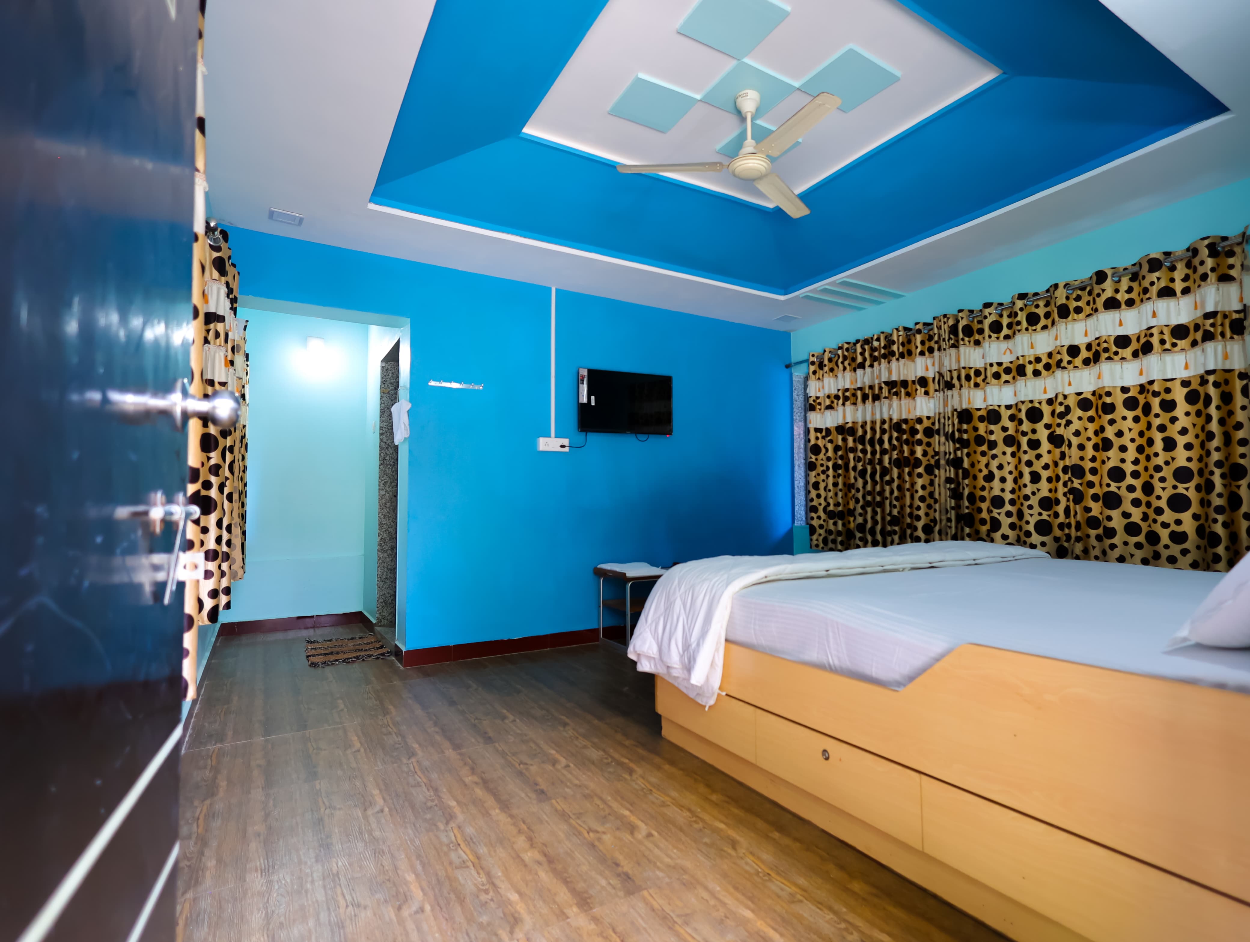 The Gir View Resort - Tap to explore photos
