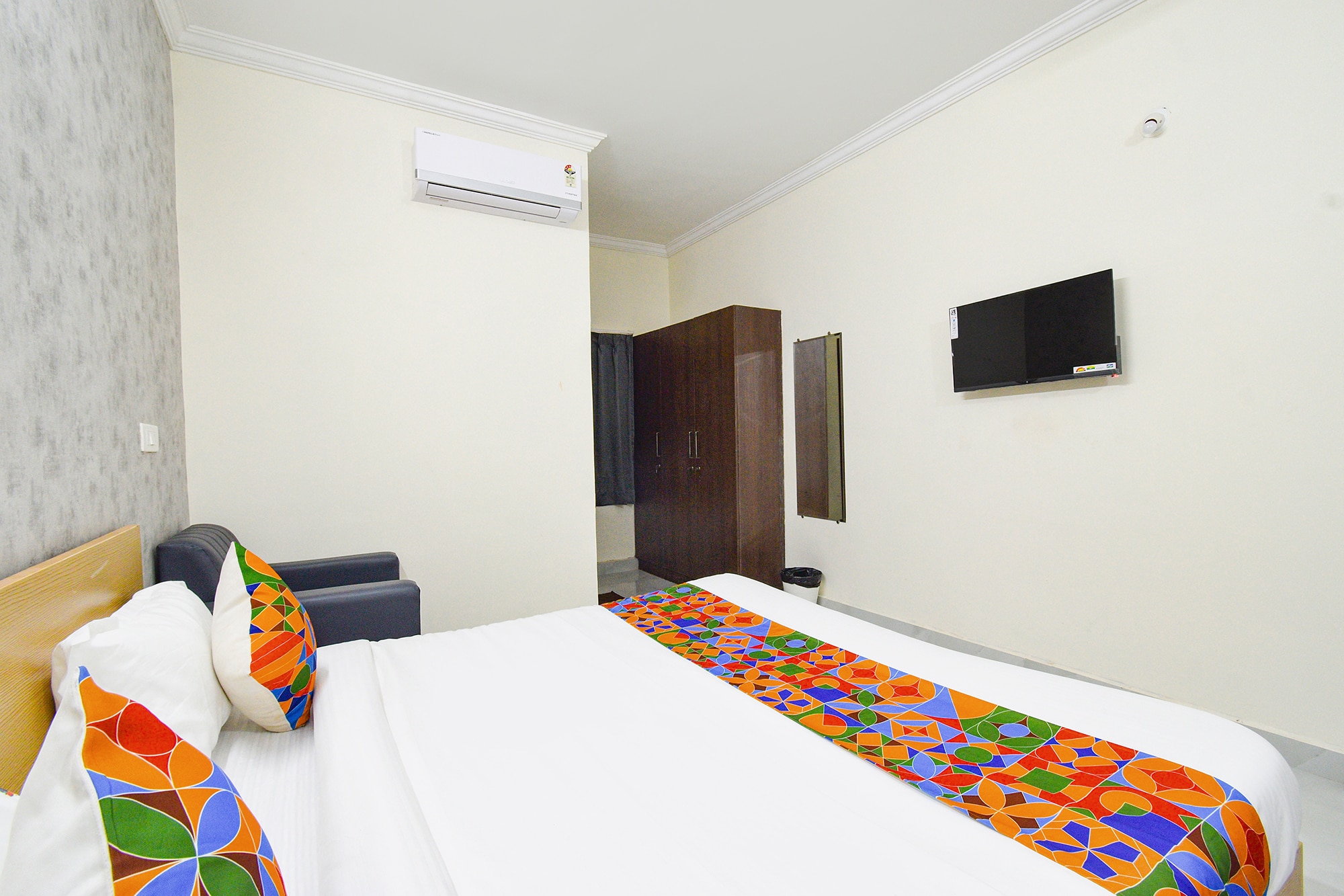 FabHotel Joy Stayz - Nr Yashoda Hospital, Hitech City - Tap to explore photos