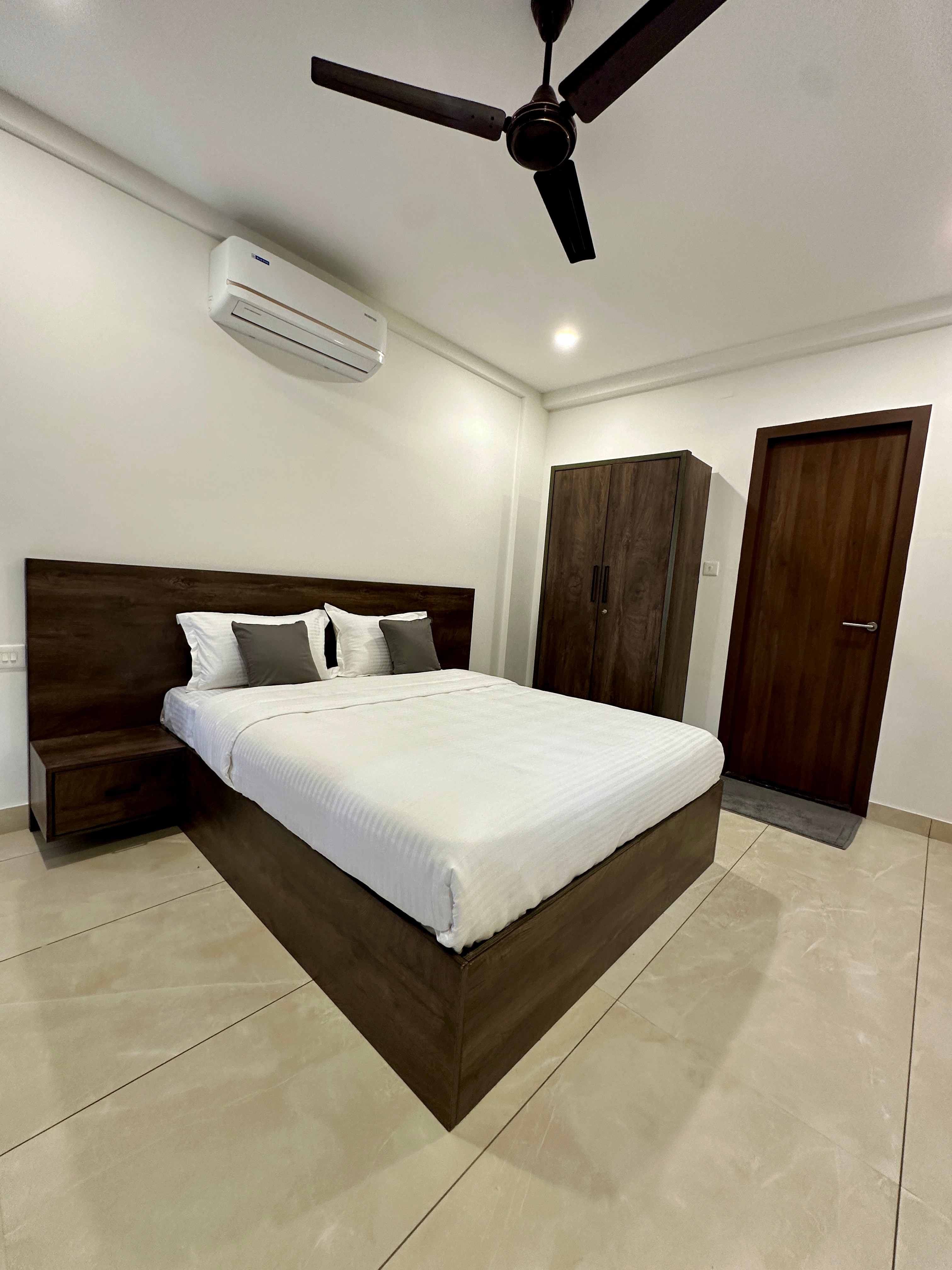 Portico Service Apartments | 3BHK - Tap to explore photos