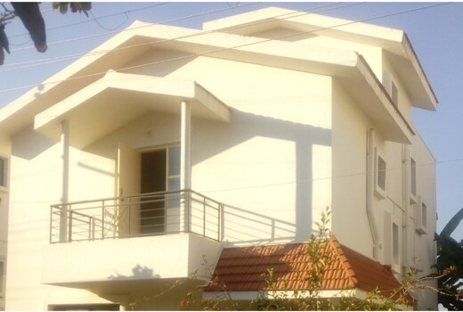 Large room @ gated villa community