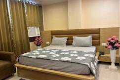 hotel crown innn, Satna