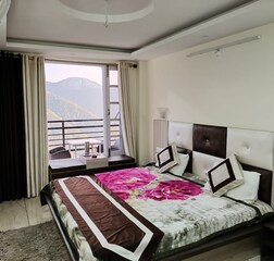 Super Deluxe Room with Balcony