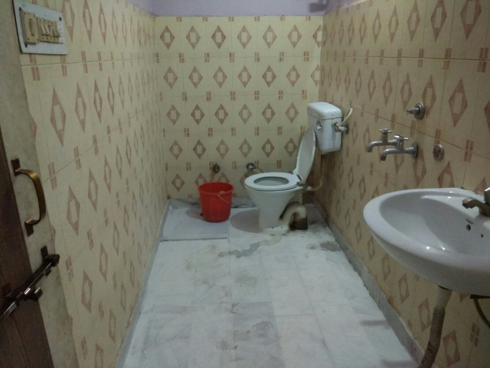 Hotel Shiv Sapna - Tap to explore photos