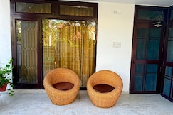 Sunlit 2BHK in Quiet Neighborhood, Lucknow