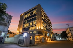 FabHotel Royal International - Nr. Mumbai International Airport, Mumbai