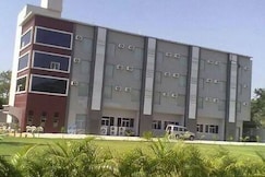 Hotel Sharda Resort, Jhalarapatan