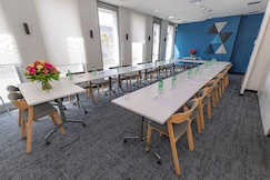 Holiday Inn Express GENEVA AIRPORT, Geneva
