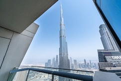 Elegant 4BR High-Rise Overlooking Burj Khalifa & Fountains, Dubai