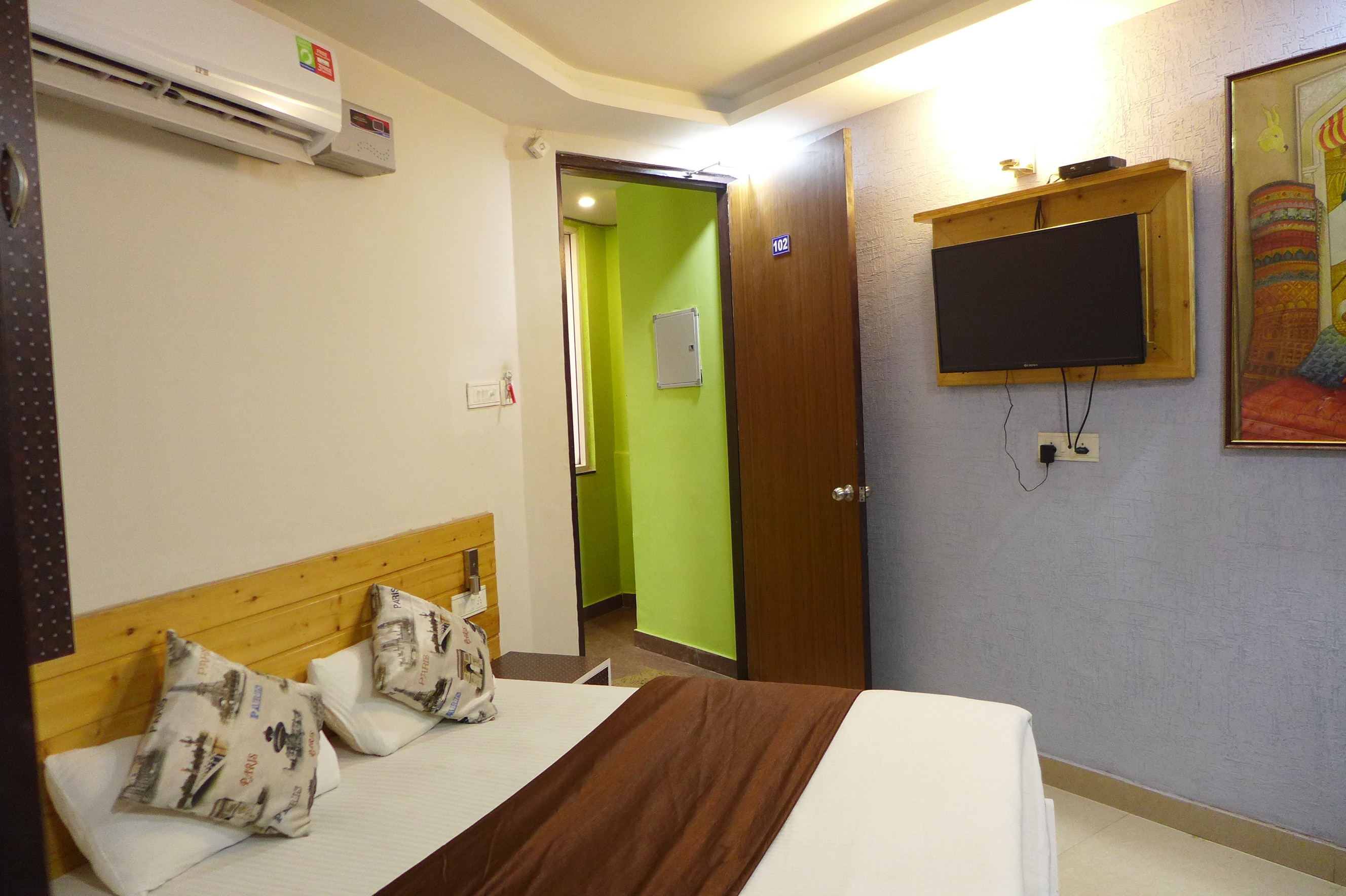 Homestay The Holy Ganges & Hostel - Tap to explore photos