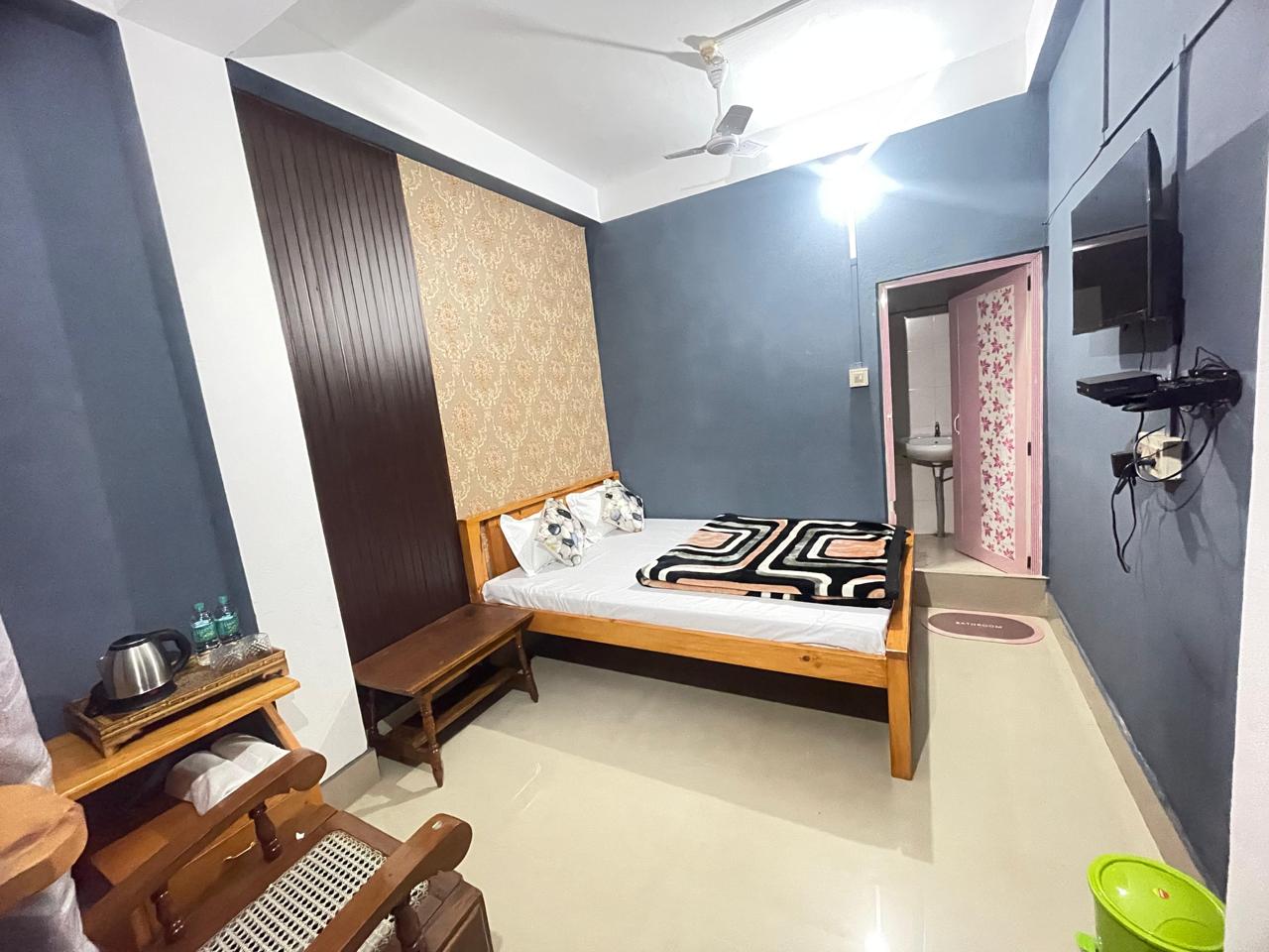 Eight Lucky Homestay - Tap to explore photos