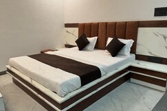HOTEL SHREE ASHTVINAYAK GRAND, Mandla