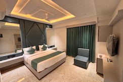 Hotel Palladium Lake, Mandal