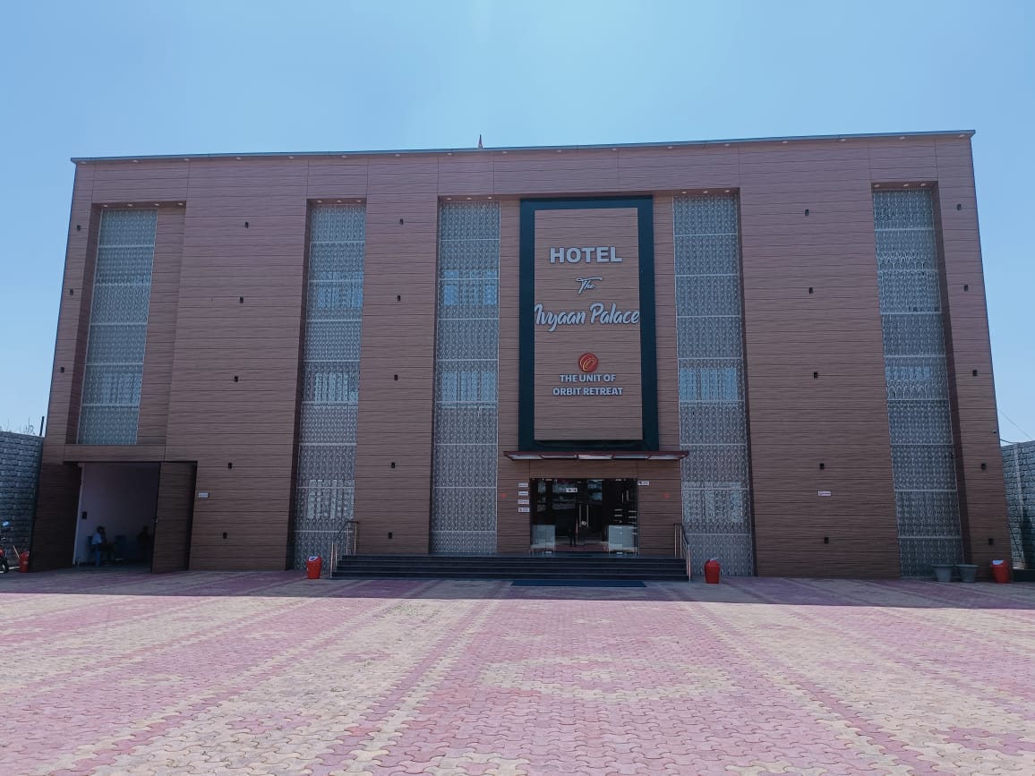 Hotel Ivyaan Palace - Tap to explore photos