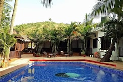 Ashvem Beach Resort, Goa