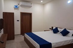 FabHotel The Dayals & Lawns, Ayodhya