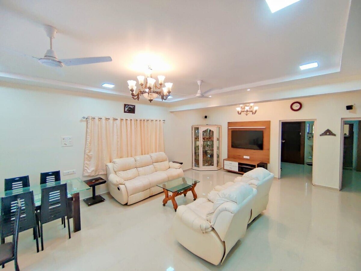 5 BHK Private Pool Villa Springfields in Varca - Tap to explore photos