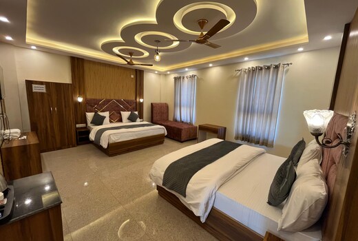 Hotel Grand Safari