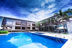 The Gold Beach Resort, Vapi