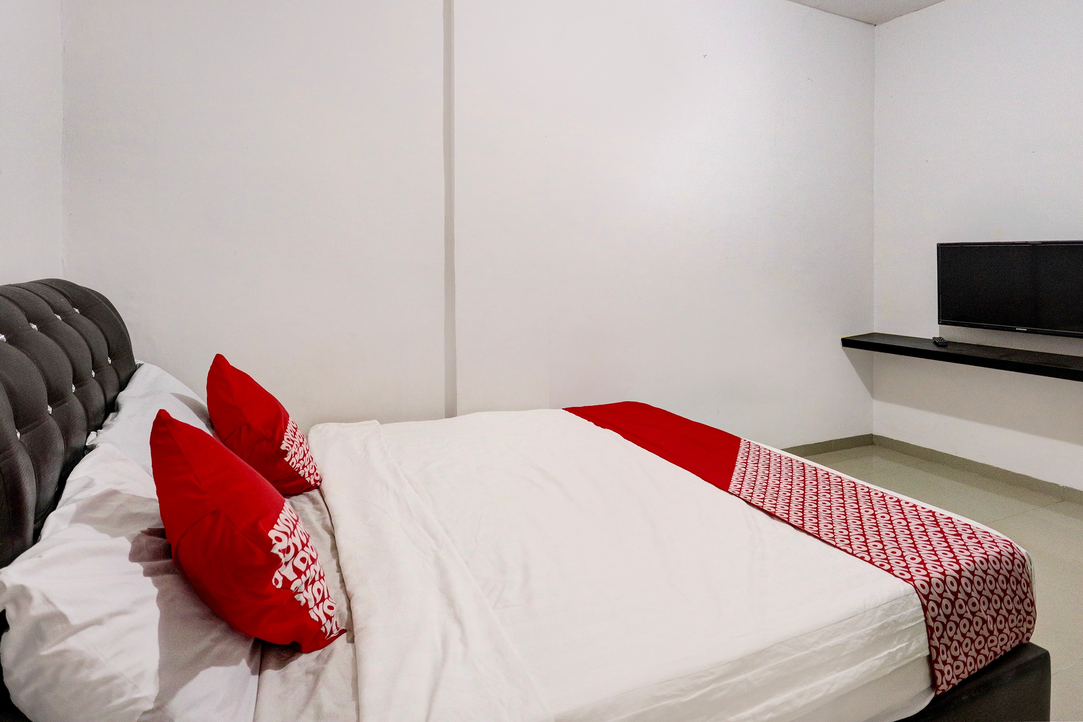OYO 93671 Sir Homestay - Tap to explore photos