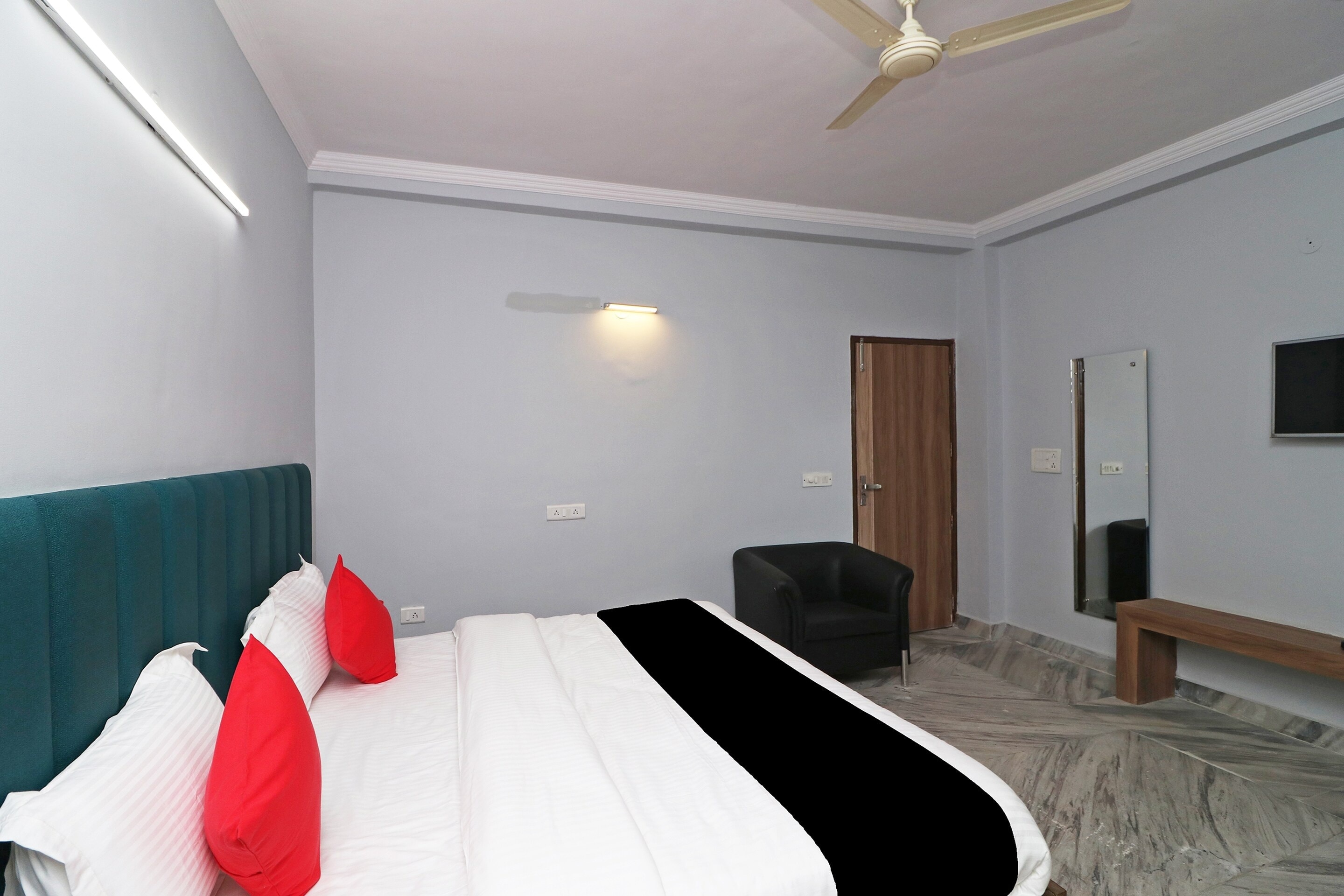 Super Capital O Esscon House Near Payal Cinema - Tap to explore photos
