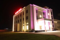 THE AURIC RESORT, Baran