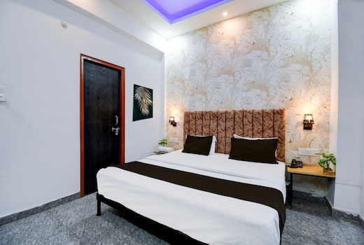 Hotel O VELMORA HOTEL