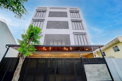 Collection O TJ Brother Cengkareng, Jakarta