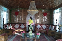 Cherry Ripe Houseboats, Srinagar