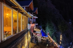 Gadegal Homestay Narkanda | Rooms and Pahadi Cafe, Narkanda