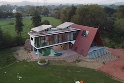 ELIVAAS 3 BHK with Treehouse & Pvt Pool - Handa's Getaway, Faridabad