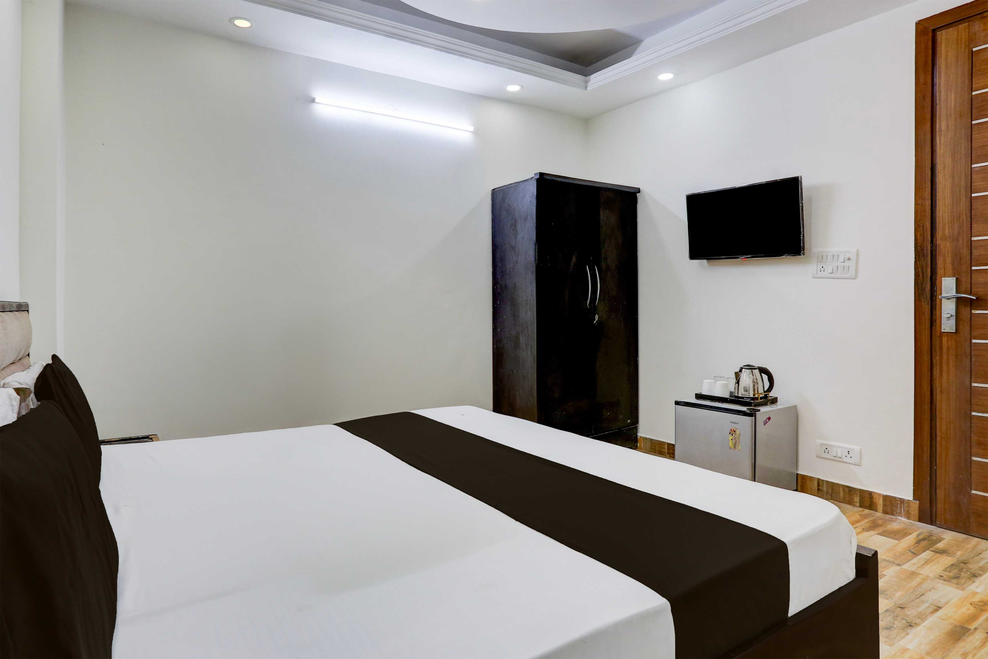 Hotel O Prince home stay - Tap to explore photos