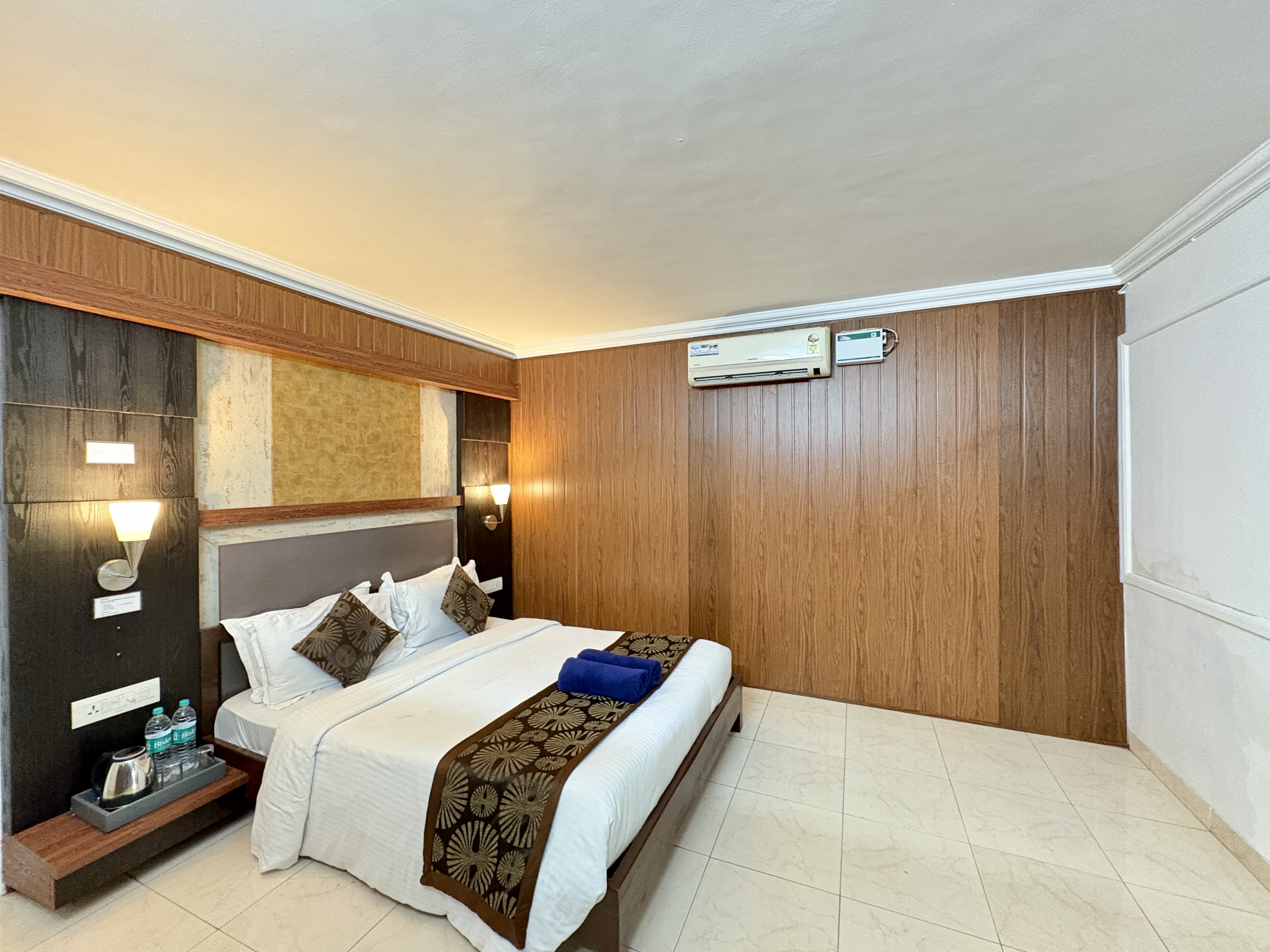 Honeybee Resorts