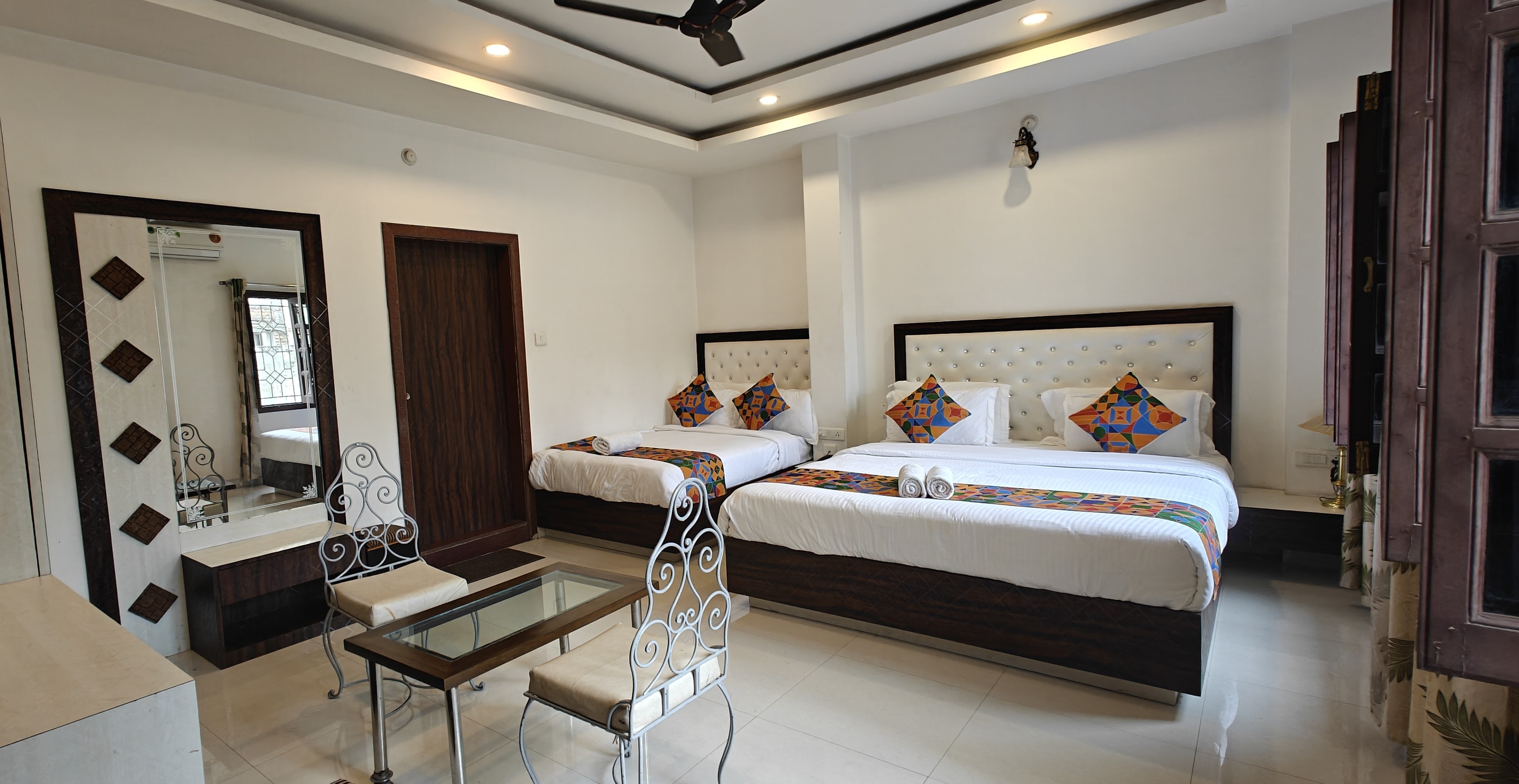 Baba Palace - A Heritage Hotel by the Lake Pichola - Tap to explore photos