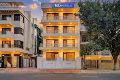 FabHotel Sarala Residency, Noida