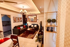 Ayoura Premium Homestay 2BHK 4 Balconies Views, Mohali