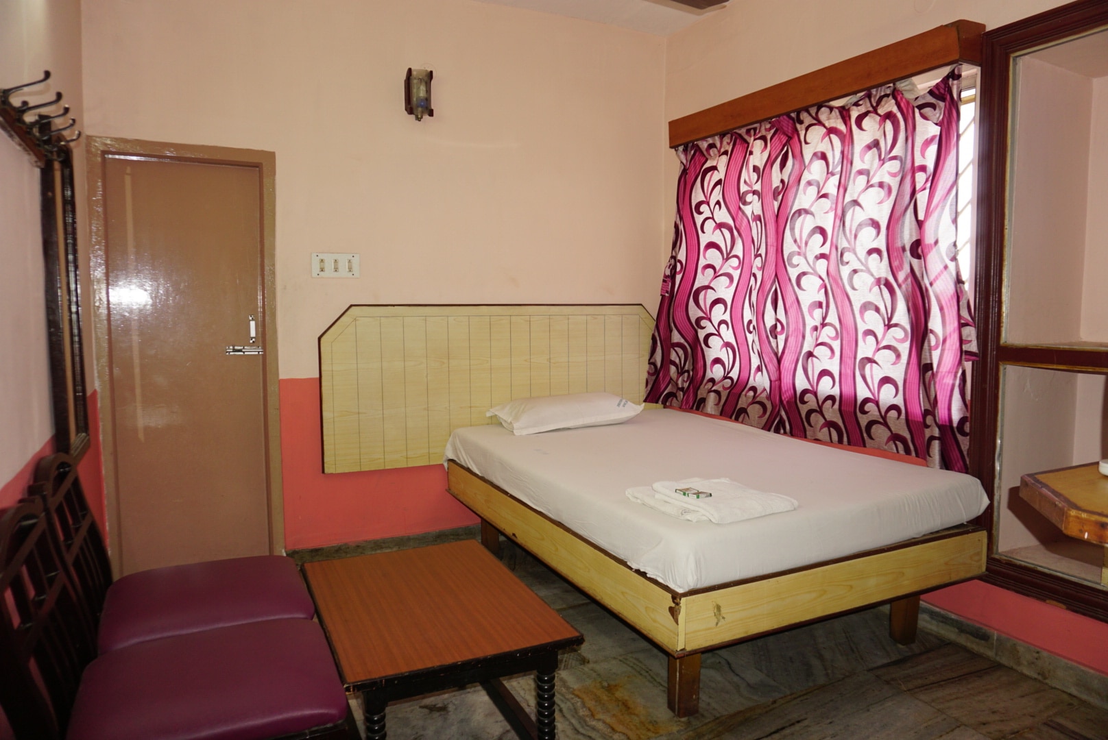 MPM Guest House  - Tap to explore photos