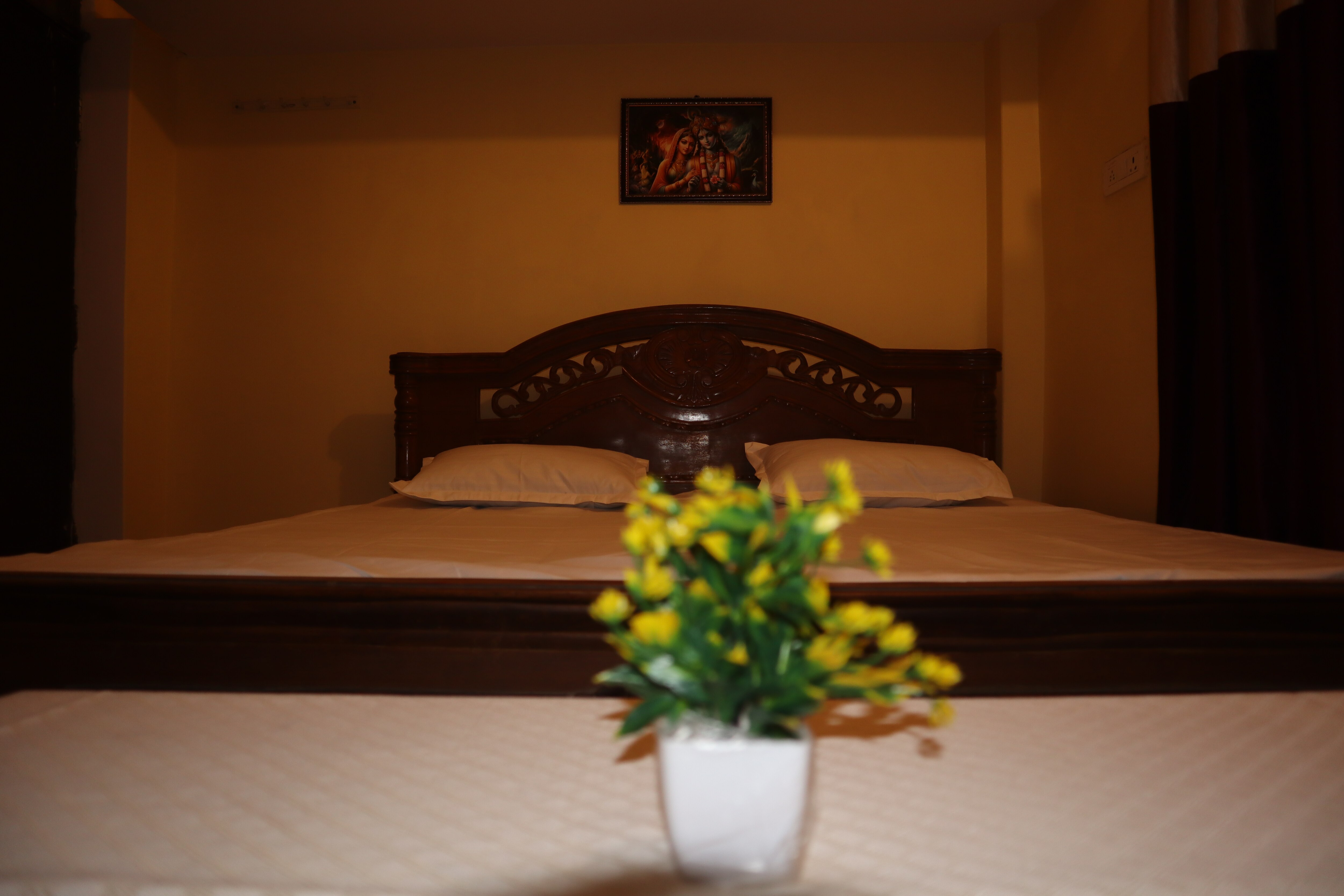 The Sangam Homestay - 1 Km from Triveni Sangam - Tap to explore photos