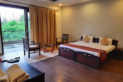 Manor Inn Suites | Rooms & Kitchen, Noida