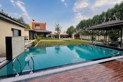 Gauri s Farm2BHK Luxurious Farmhouse with garden, Bhopal