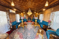 Light House Premium Houseboats, Srinagar