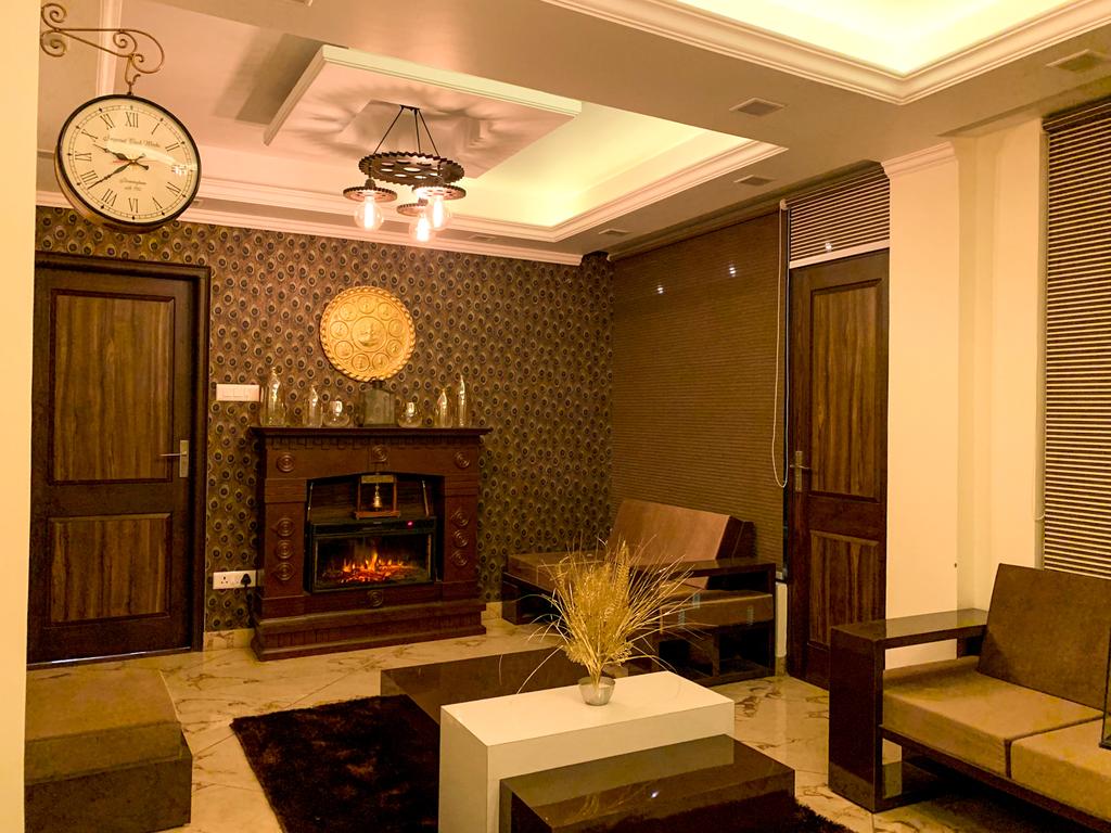 Uptown Boutique Home 1: Luxuriously Homely 2 BHK - Tap to explore photos