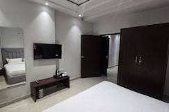 Velvet Villa, Amloh