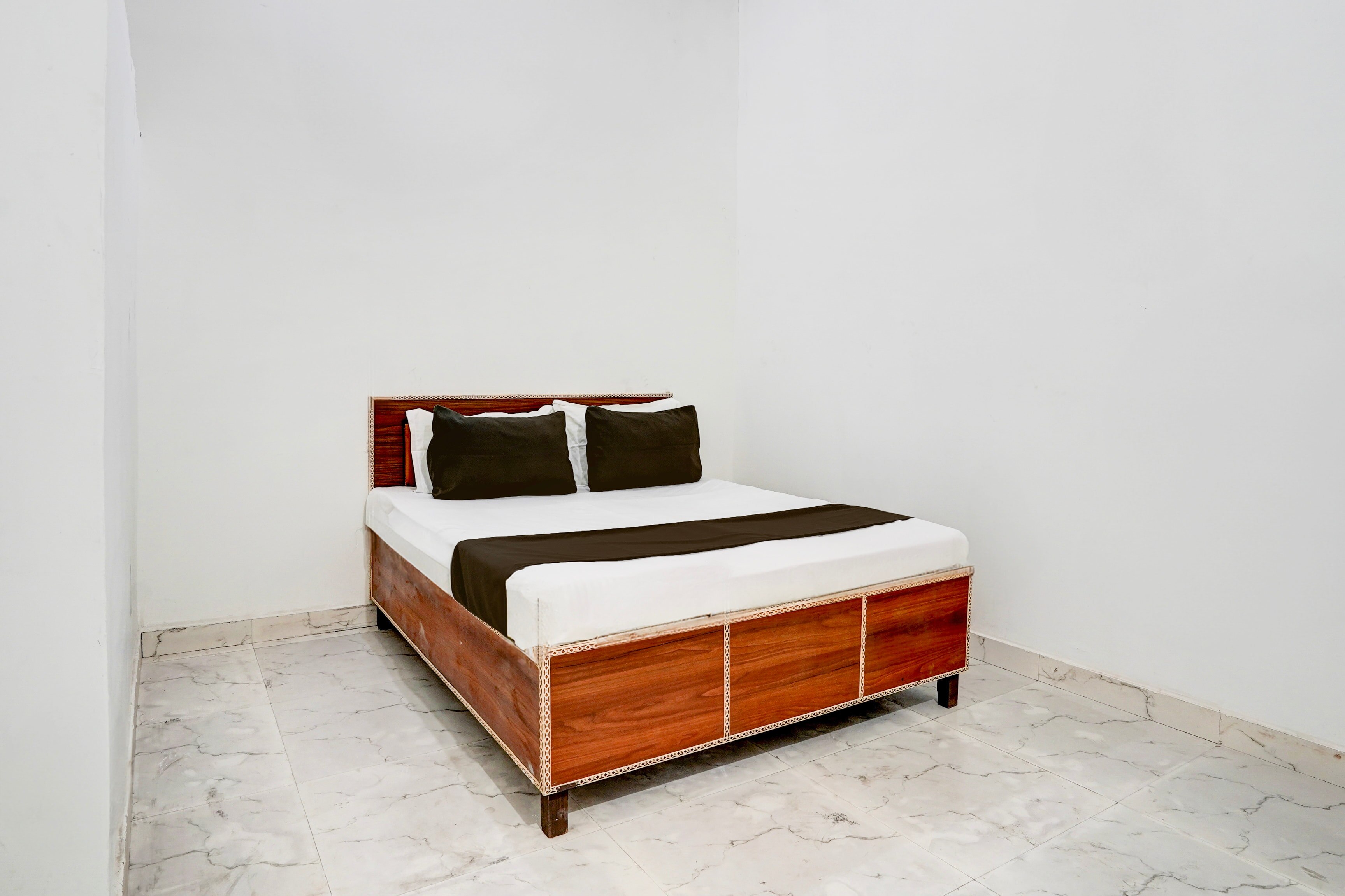 OYO 823207 KRISHNA GUEST HOUSE - Tap to explore photos