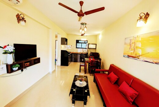 Moon Bliss 1BHK with Pool, 5 min walk to Colva Beach