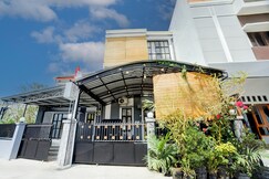 Hotel O MIOXIO Syariah Kost, Ponorogo