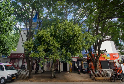 Hotel O Holiday Banjara