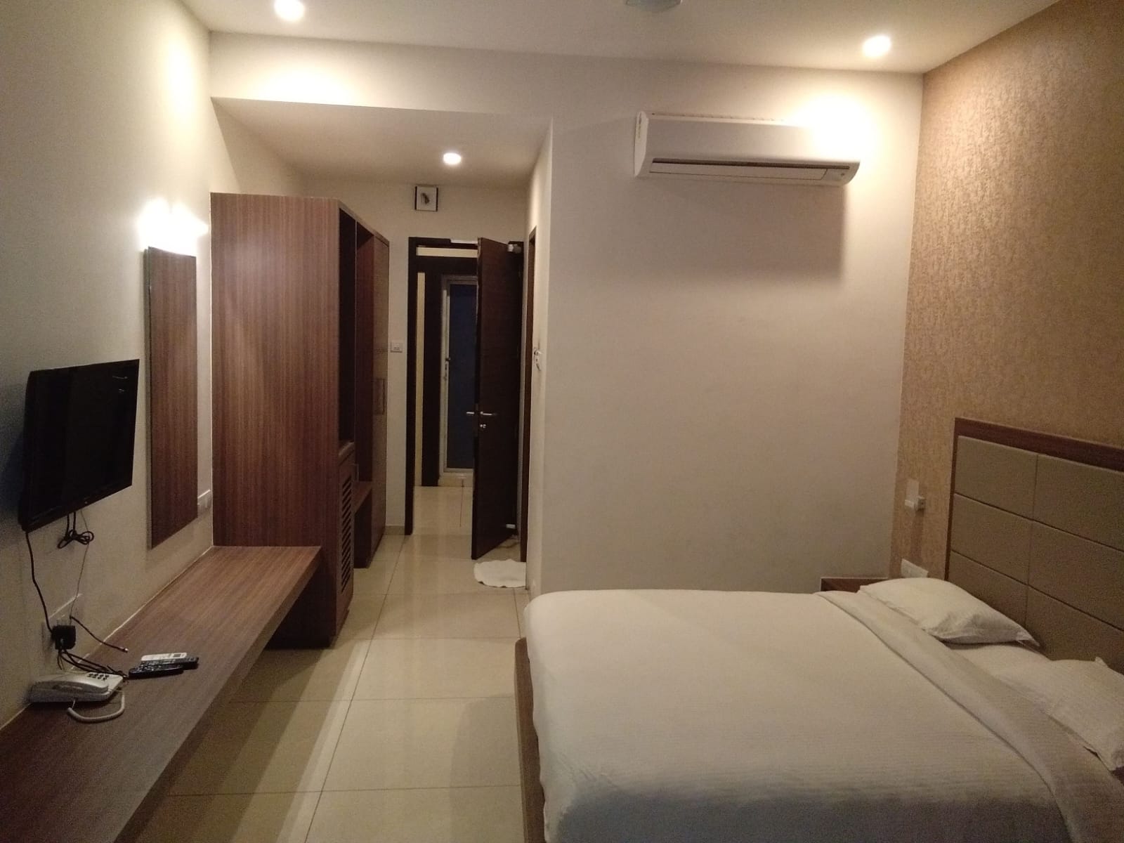 Rajdeep Hotel Chotila  - Tap to explore photos