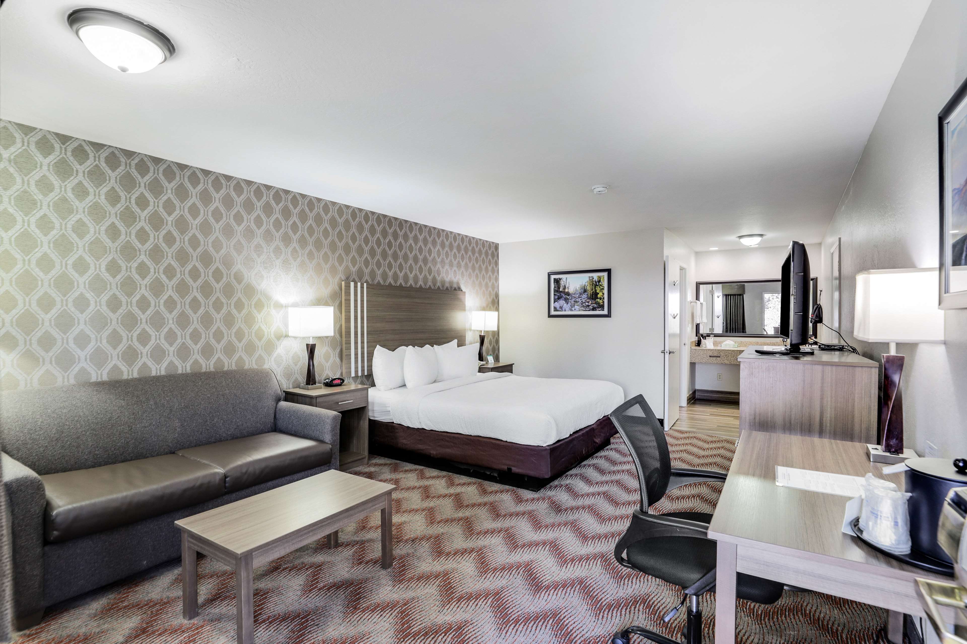 Best Western Plus Sonora Oaks Hotel and Conference Center - Tap to explore photos