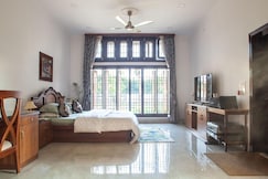 Chet's Residency, Namsai