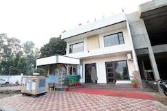 HOTEL SATKAR, Baddi